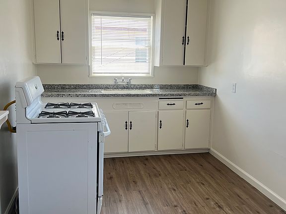 5th image of 2325 Chester Ln APT F