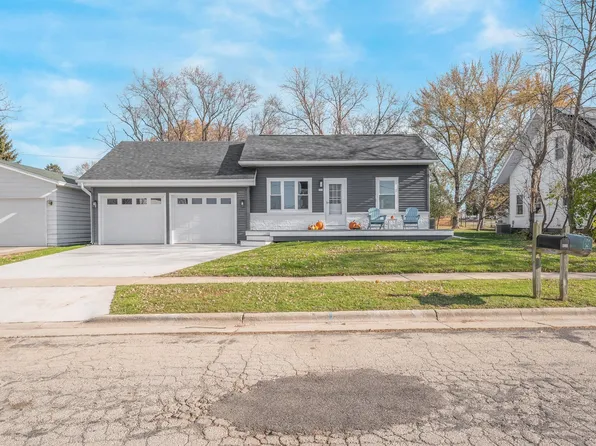 303 S 1st Ave, Winneconne, WI 54986