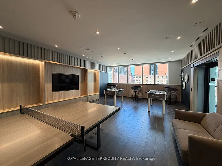 357 King St W #3307 — Photo 24