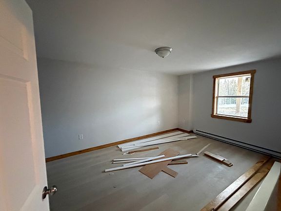 5th image of 1136 Mapleton Rd