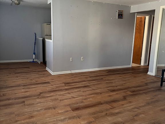 3rd image of 250 Tanglewood Ln APT F2