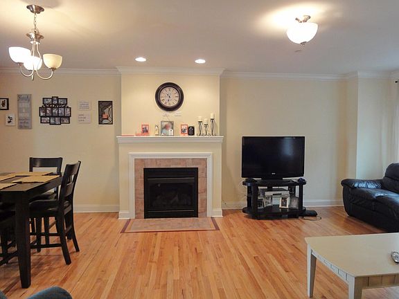3rd image of 3884 Wehrman Ave #3884
