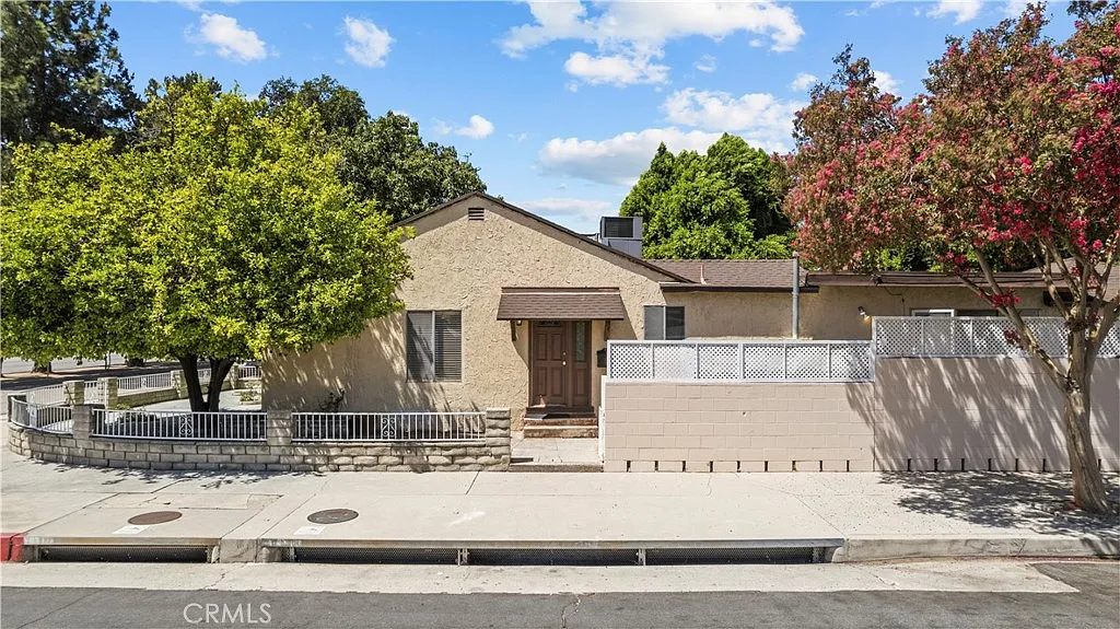 3 bed, 1866 sqft, $4,400 — Photo 2
