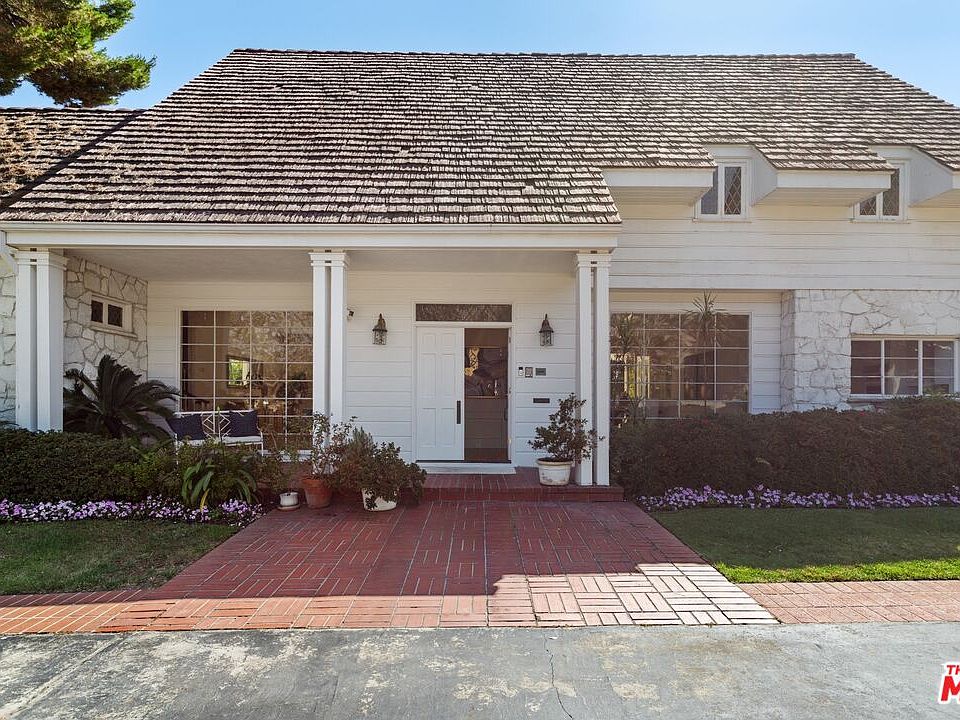 1st image of 723 N Oakhurst Dr