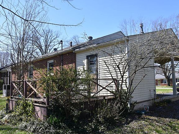 5th image of 913 Brookhaven Dr