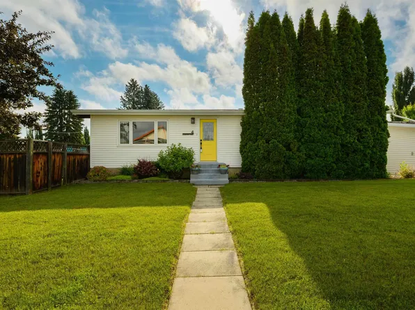 4 Blairmore St, Spruce Grove, AB T7X 1J3