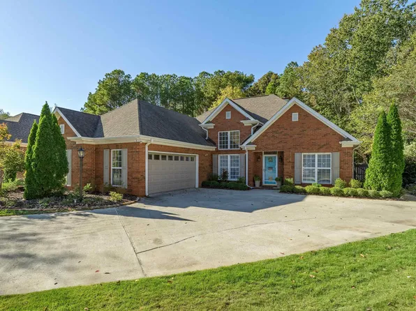 235 Chandler Ln, Alabaster, AL 35007