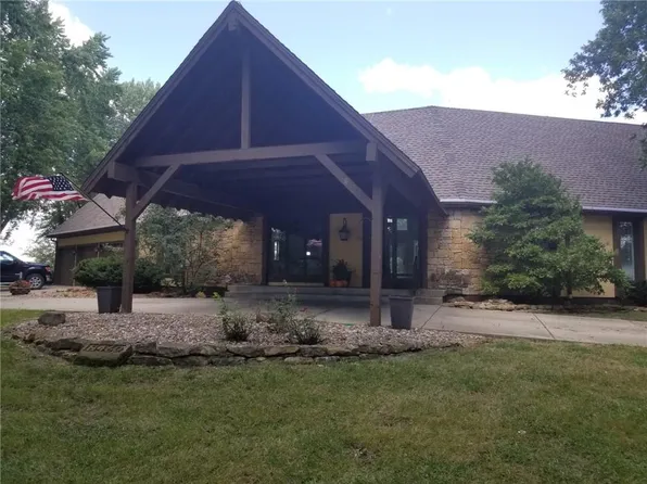 11460 W 155th Ter, Overland Park, KS 66221