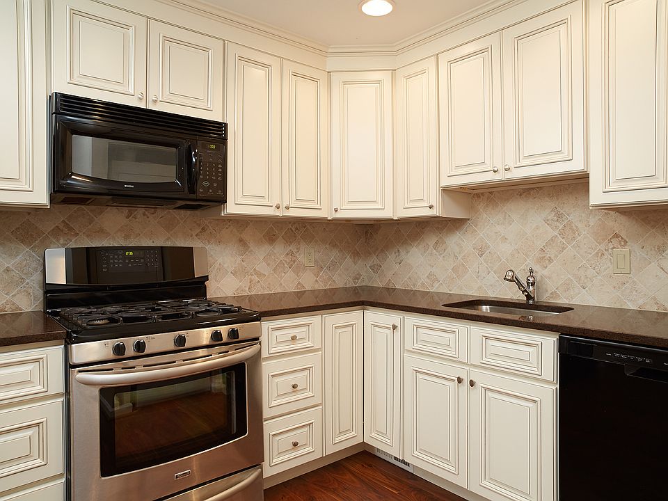1st image of 100 Monroe St #10