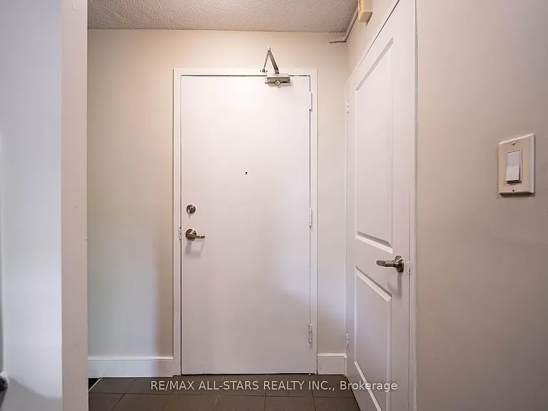 7 Albert St #116 — Photo 5