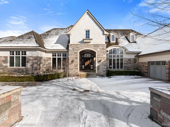 2951 Turtle Pond Ct, Bloomfield Hills, MI 48302