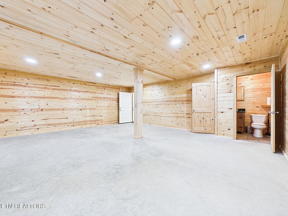 25th image of 113 Rivendell Ln