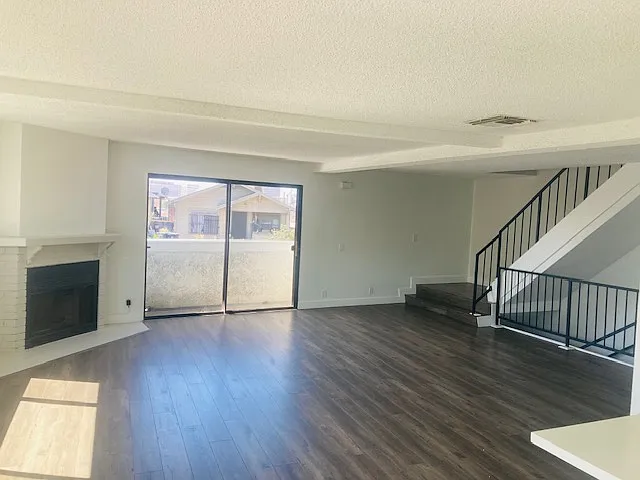 4 bed, 2.5 bath, 1500 sqft, $3,795 — Photo 2