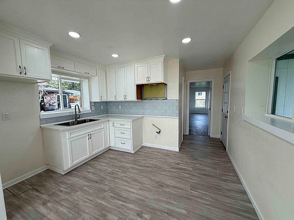 5th image of 7024 Hazel Ave Unit B