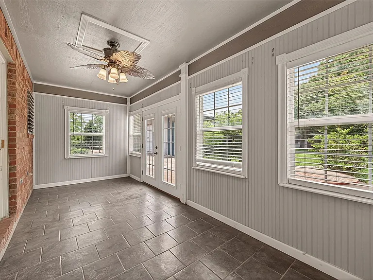 1012 Lilley Rd — Photo 14
