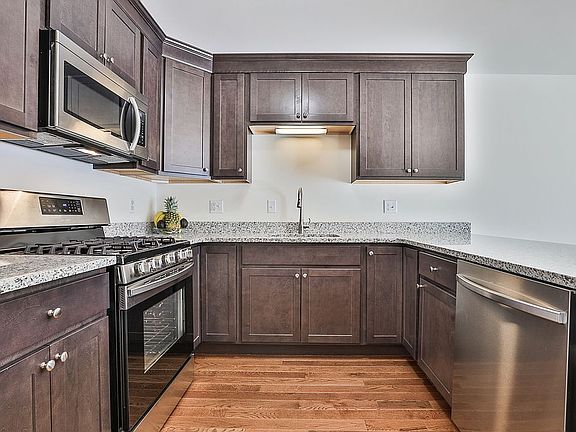 5th image of 3 Nutfield Ct #25