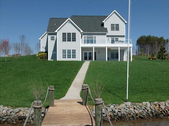 REAR ELEVATION 