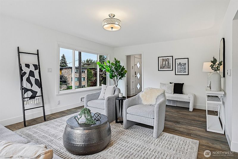 4th image of 1512 6th Avenue W