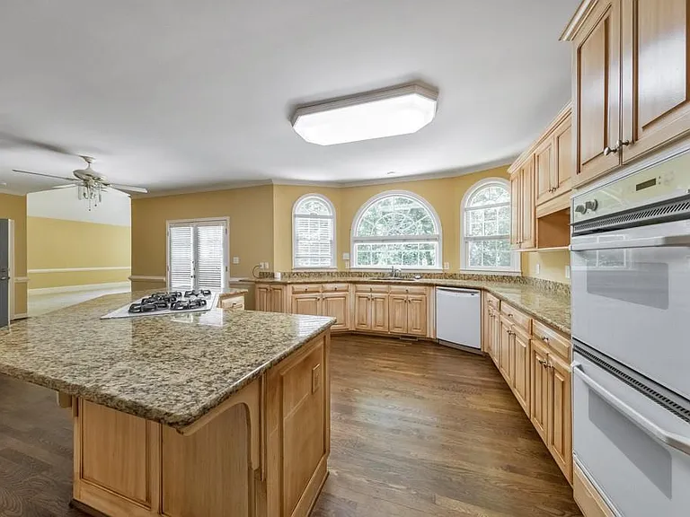 5321 Edgerton Dr — Photo 10