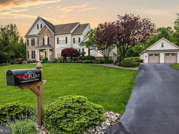 7 Mendenhall Dr, Coatesville, PA 19320