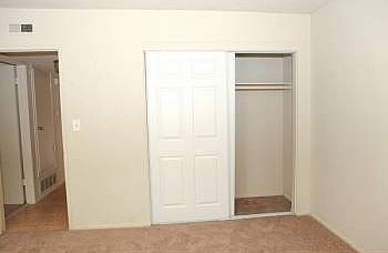 4th image of 3400 W Del Monte Dr APT 9
