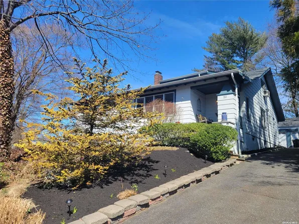 50 Summit Avenue, Northport, NY 11768