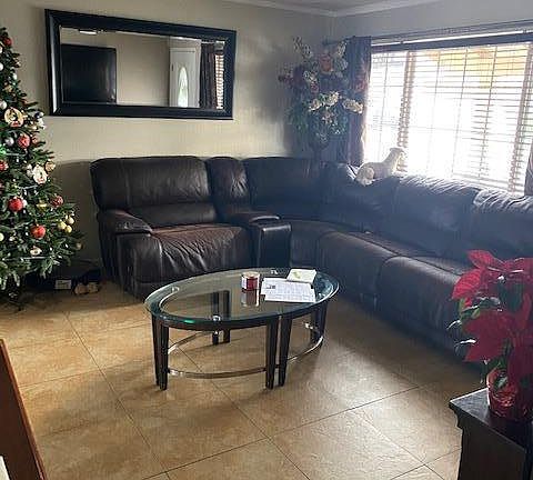 4th image of 2032 W Aster Dr