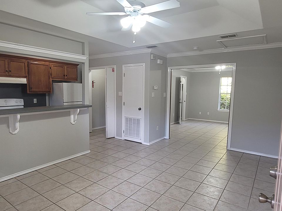 1st image of 1811 W Kuhn St #6