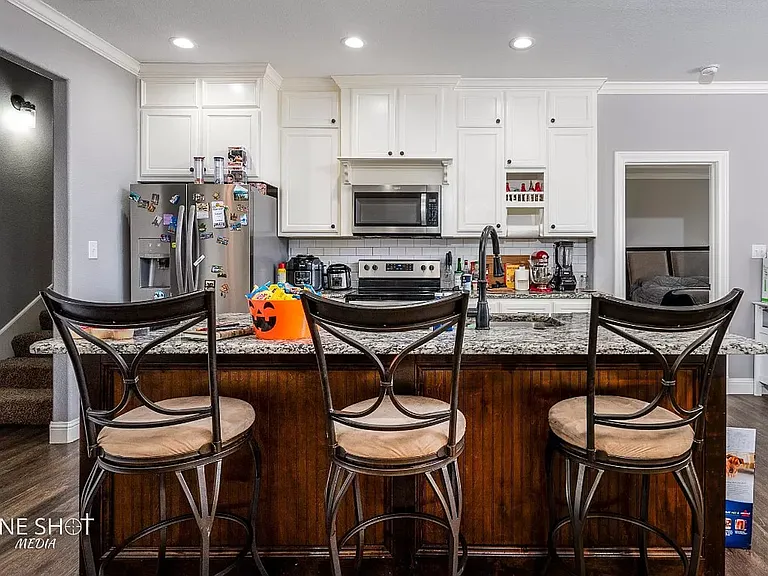 6609 Summerwood Trl — Photo 7
