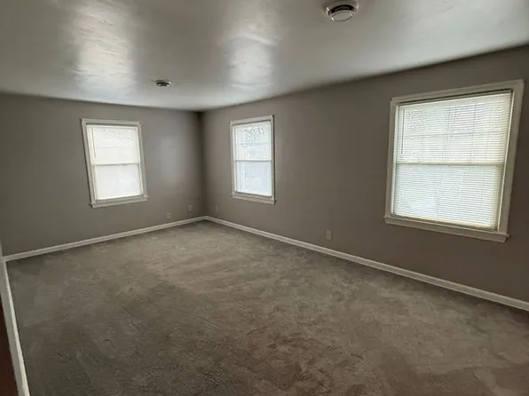 5111-5113 Allen Dr, Youngstown, OH 44512