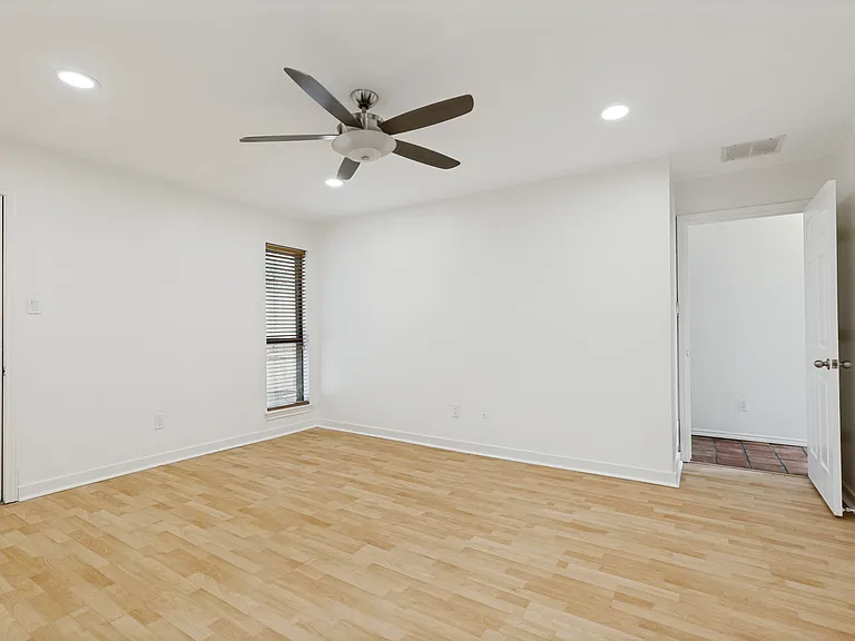 5045 Thunder Rd — Photo 8