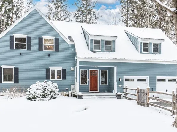 10 Grapevine Rd, Wenham, MA 01984