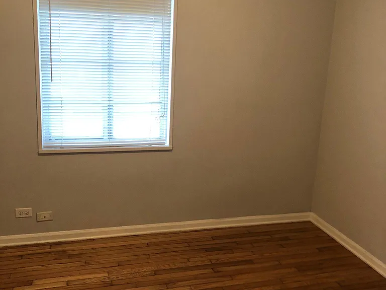 842 W 7th St — Photo 12
