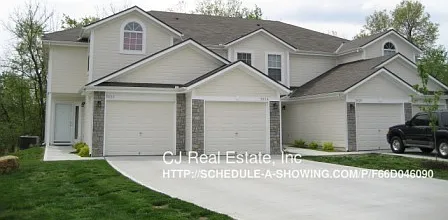 1117 NW Downing Cir — Photo 1