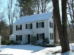 24 Hatters Ln, Farmington, CT 06032