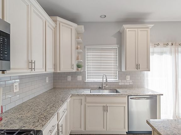 3rd image of 7135 Yamhill Way #1