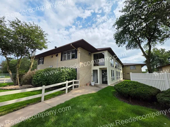 8801 Schneider Ave, Highland, IN