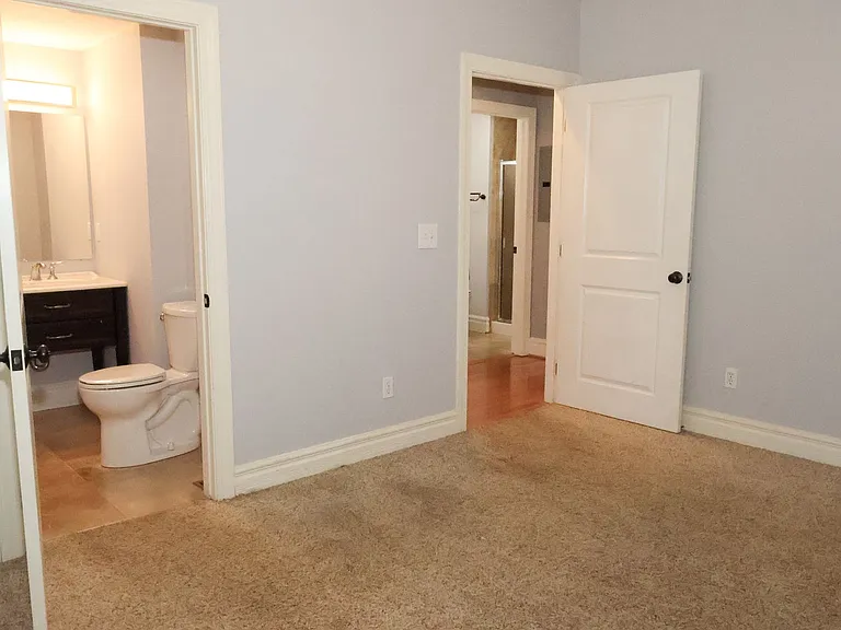 757 Syracuse Ave — Photo 23
