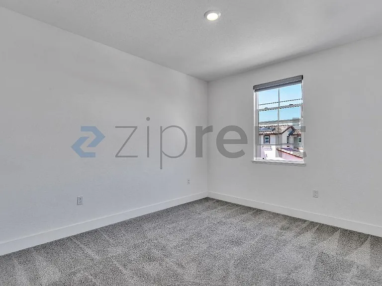 1483 S Barker St — Photo 41