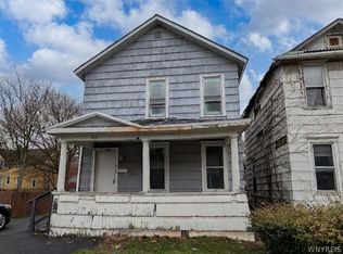 616 7th St, Niagara Falls, NY 14301