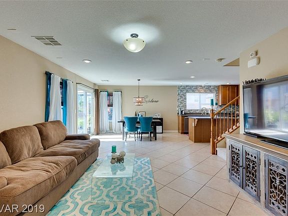 3rd image of 464 Swiss Cottage Ave