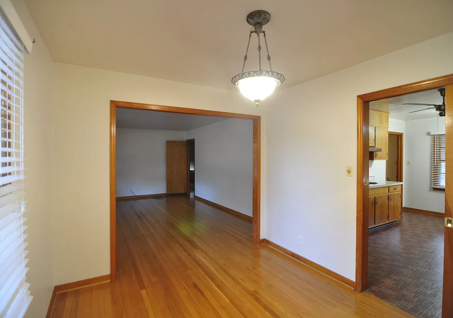 Retlaw 1111 — Photo 4