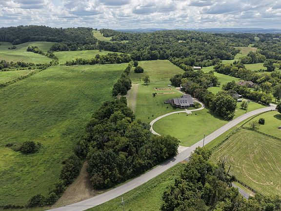 3rd image of 2865 McCanless Rd