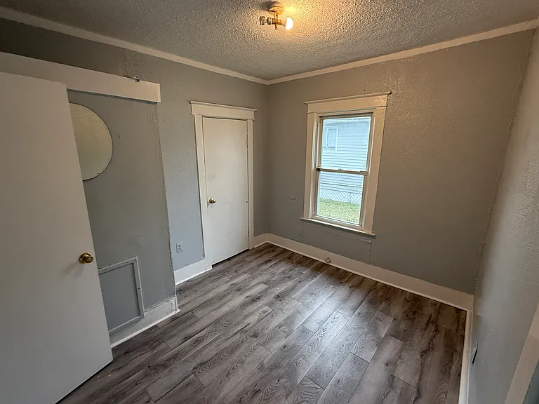 442 S Marshall St — Photo 6
