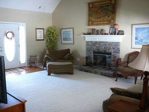 4th image of 277 Oak Creek Dr