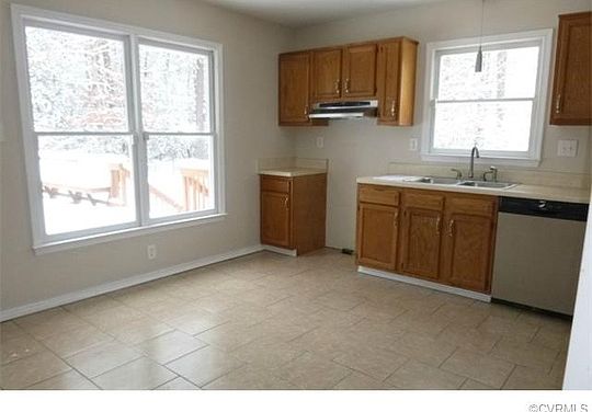 4th image of 2112 Summerhook Ct