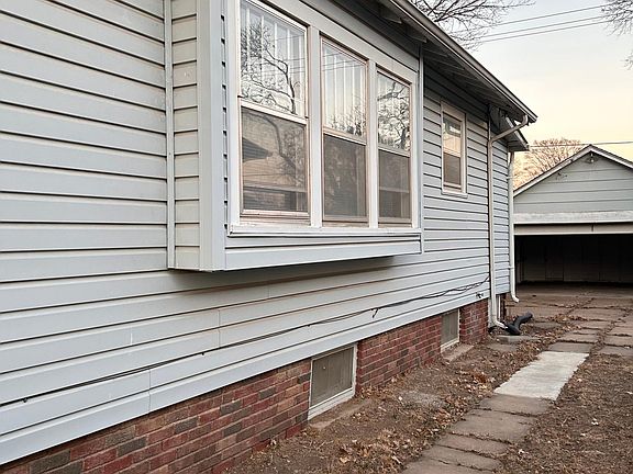 2nd image of 943 S 5th St