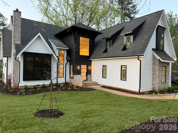 1209 Meadowood Ln, Charlotte, NC 28211