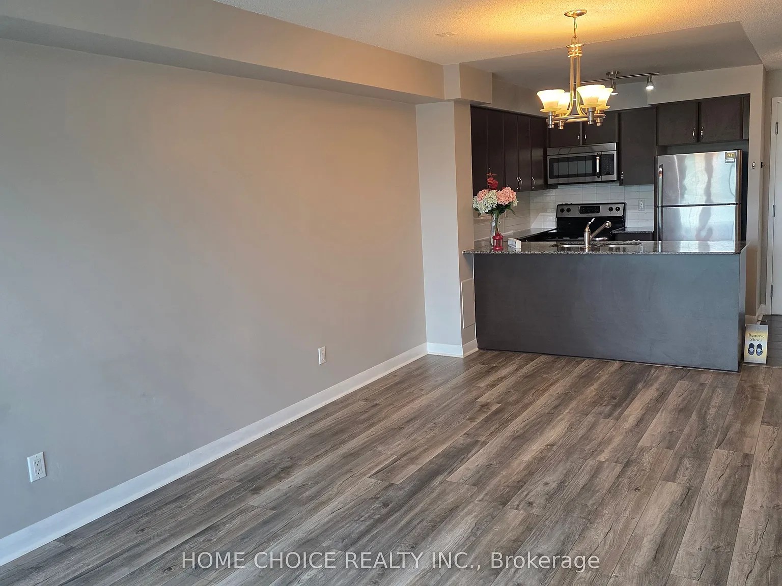 525 Wilson Ave — Photo 3