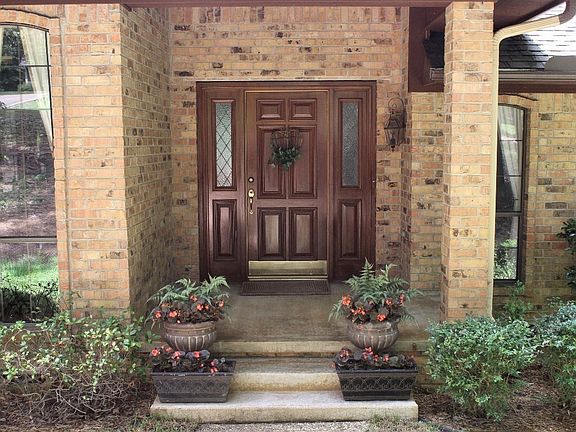 4th image of 8 Anderson Dr